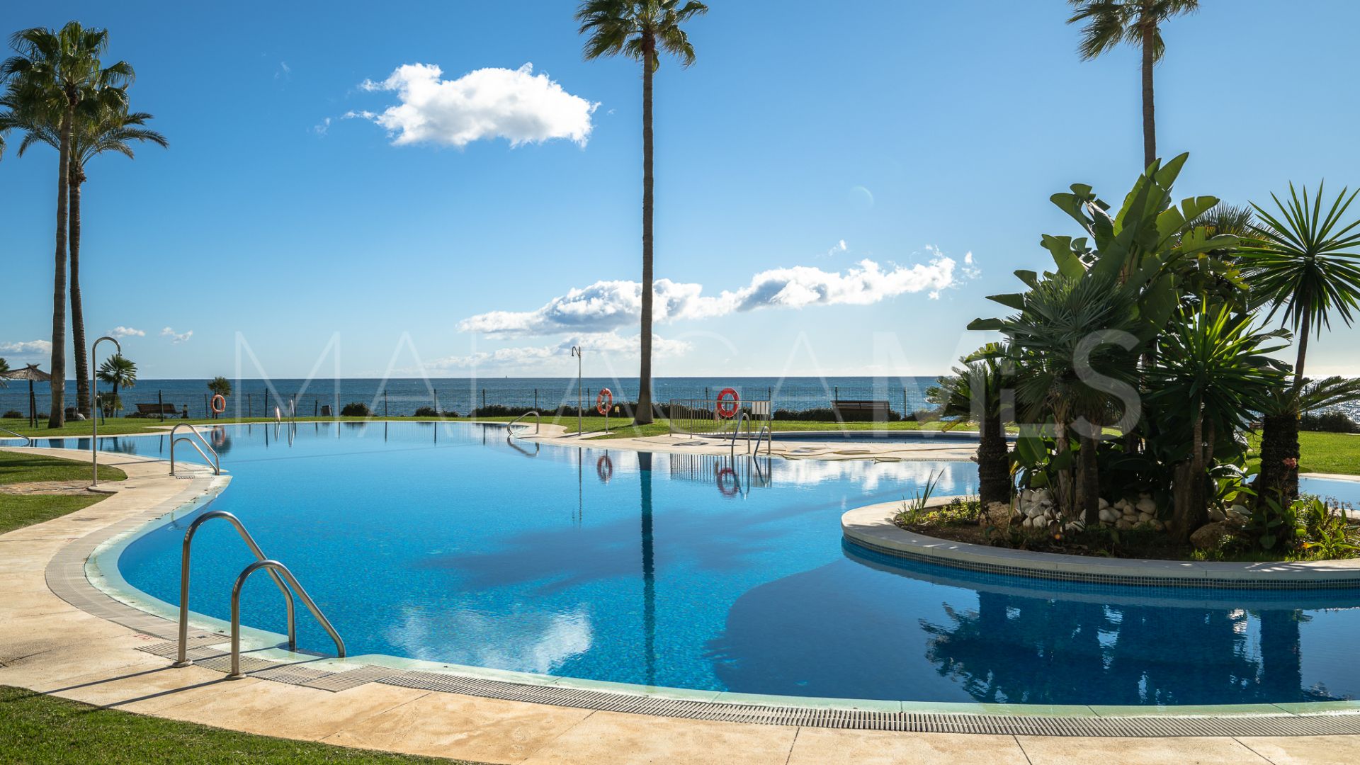 Lägenhet for sale in Calahonda