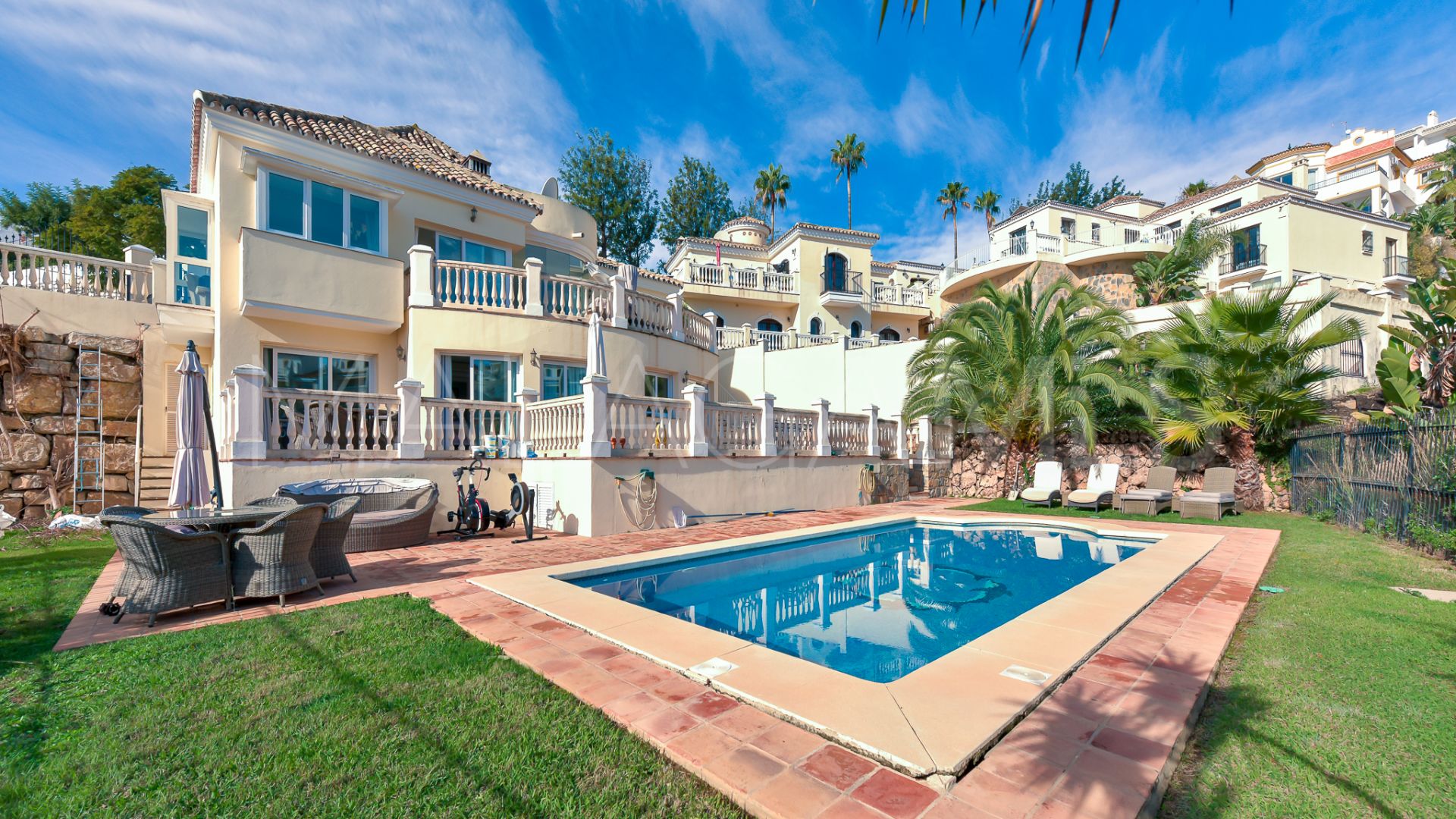 Villa for sale in Sitio de Calahonda