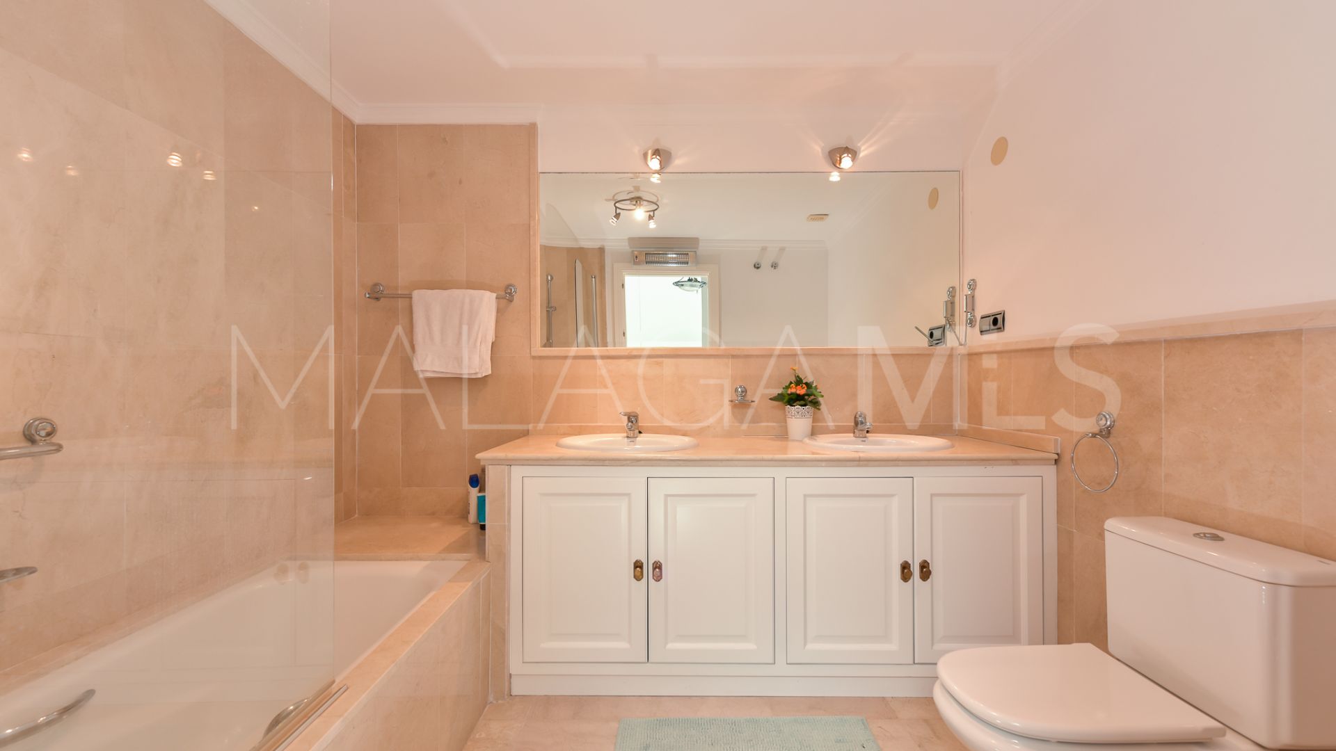 Villa for sale in Sitio de Calahonda