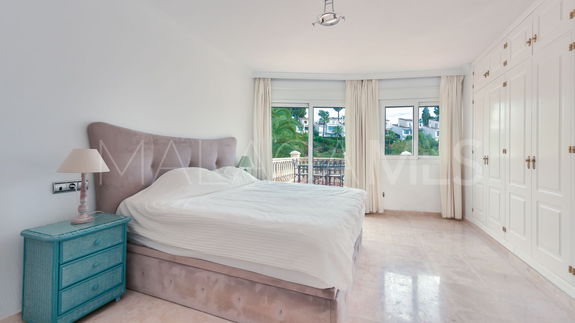 Villa for sale in Sitio de Calahonda