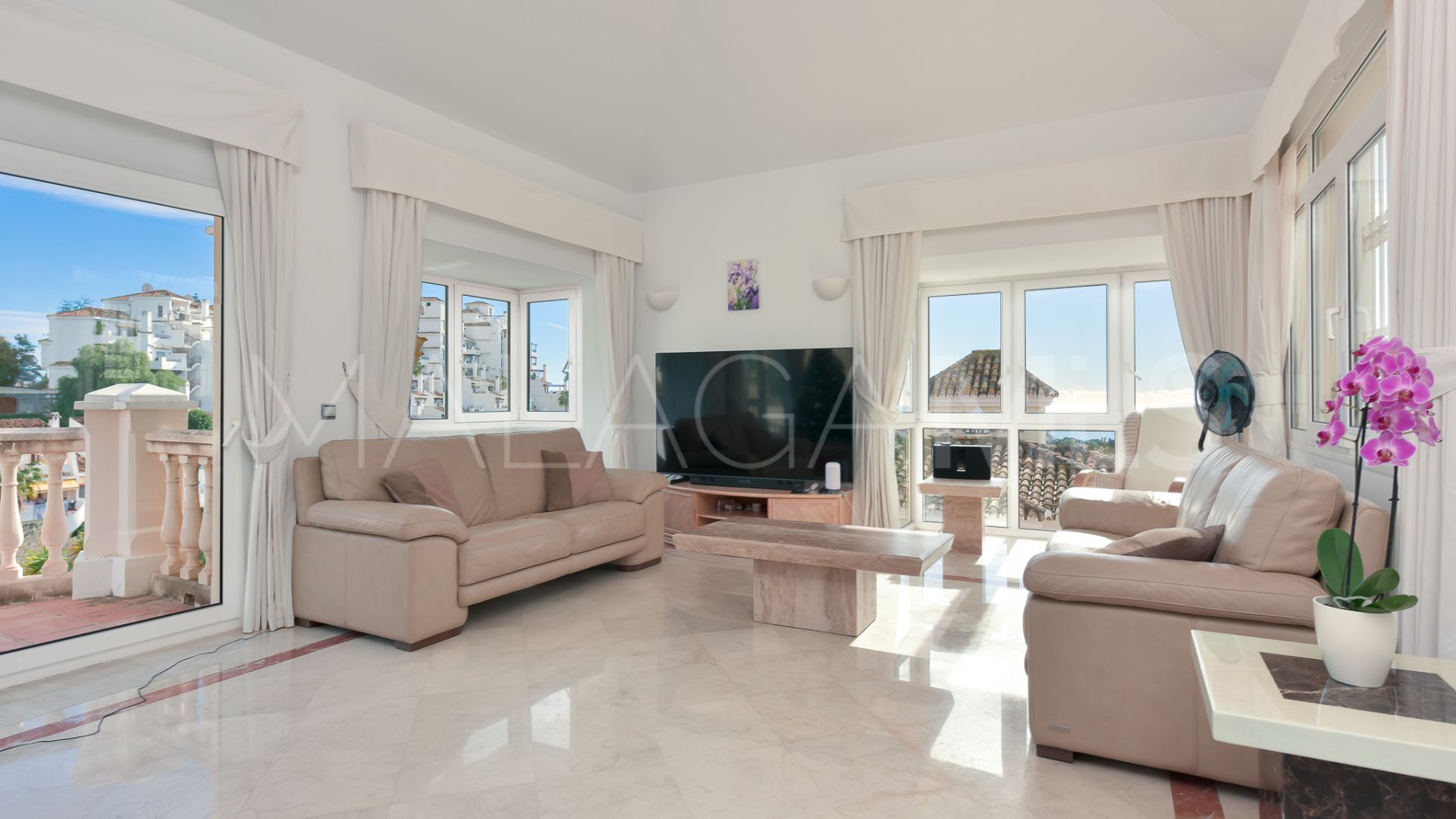 Villa for sale in Sitio de Calahonda