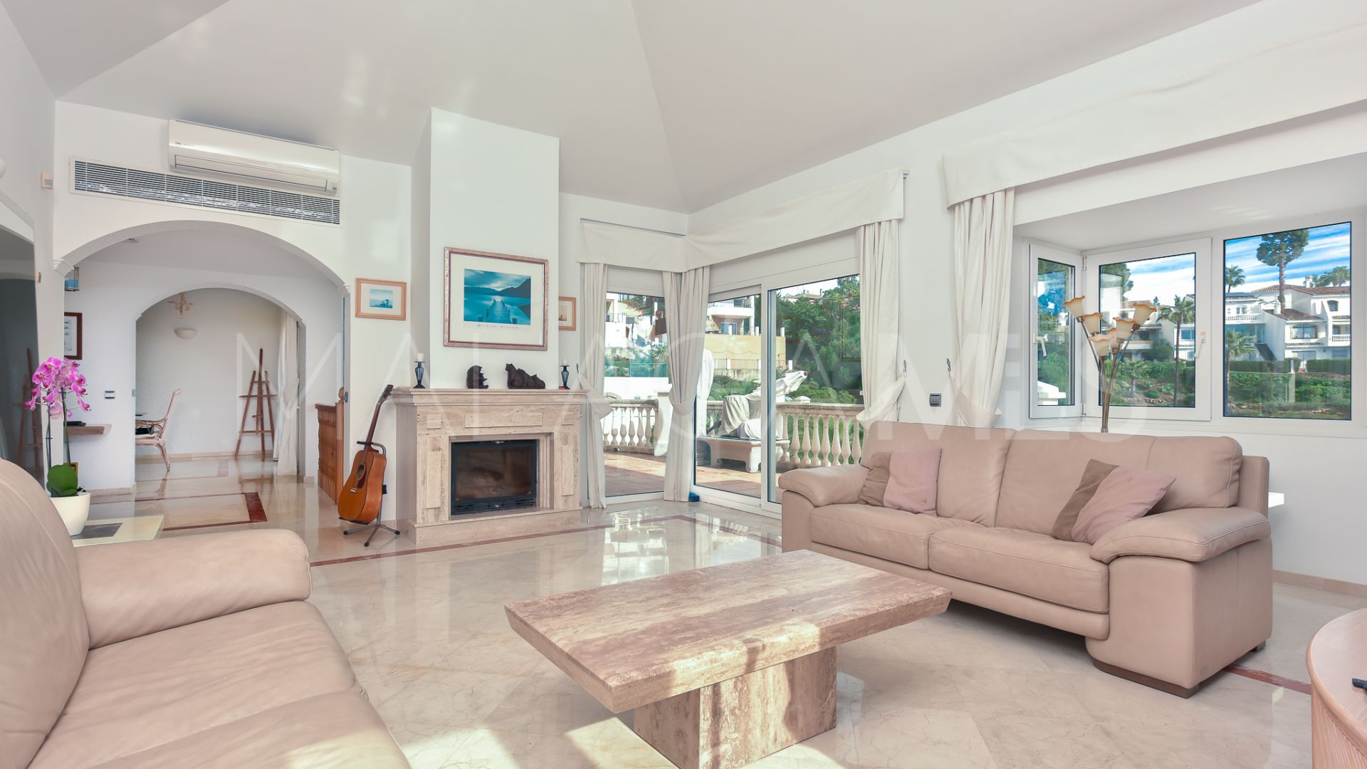 Villa for sale in Sitio de Calahonda