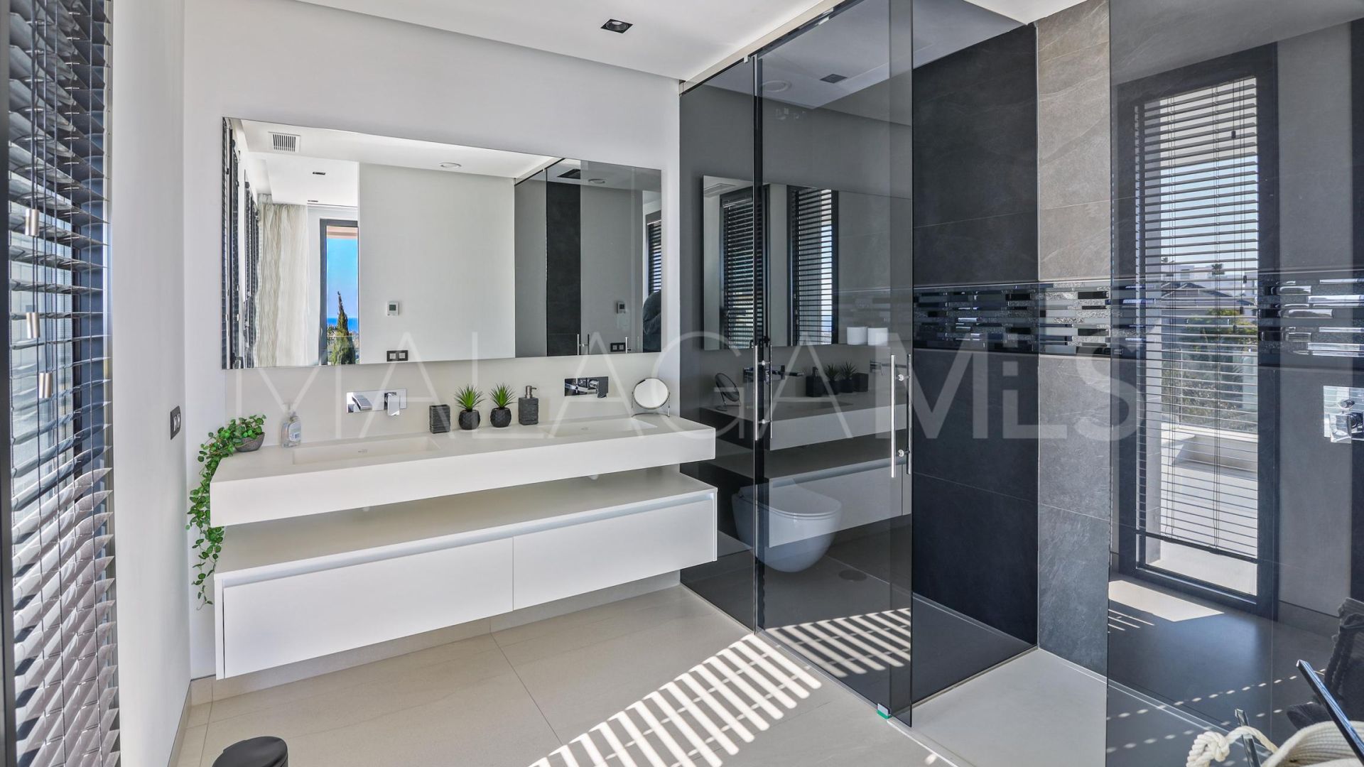 Villa for sale in Los Flamingos Golf
