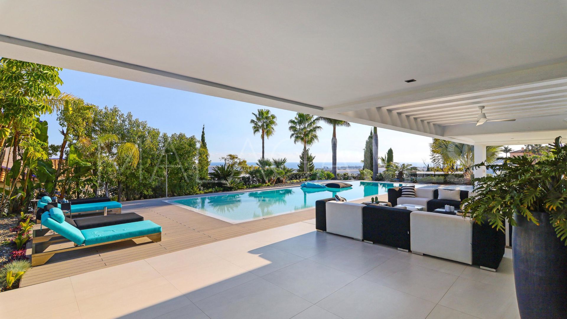 Villa for sale in Los Flamingos Golf