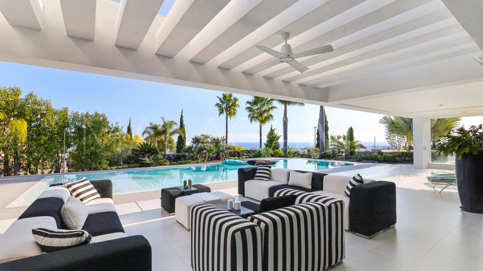 Villa for sale in Los Flamingos Golf