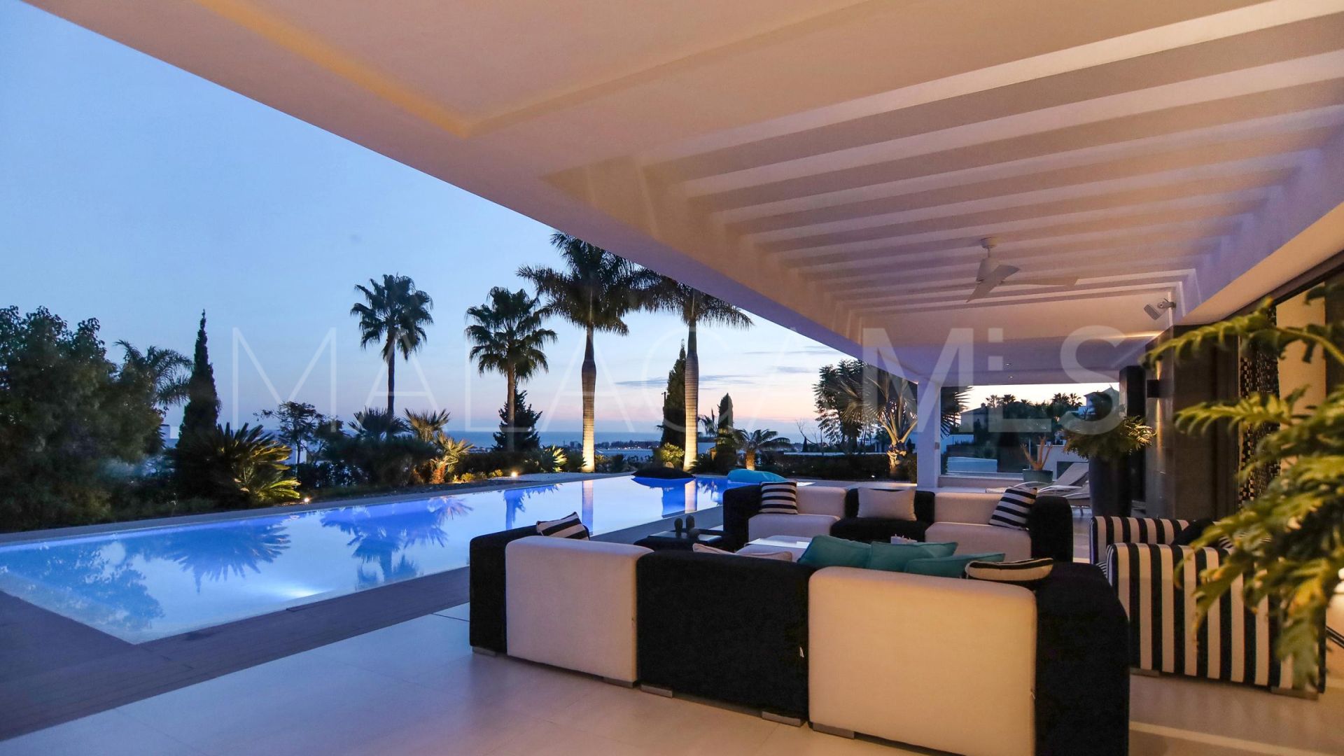 Villa for sale in Los Flamingos Golf