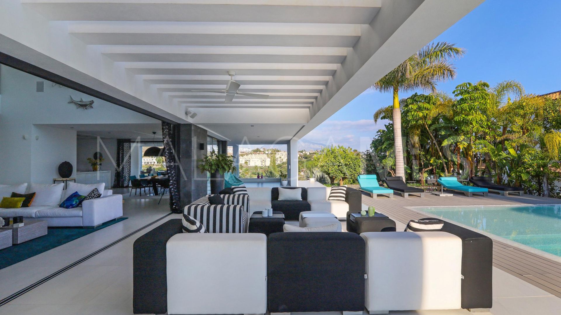 Villa for sale in Los Flamingos Golf