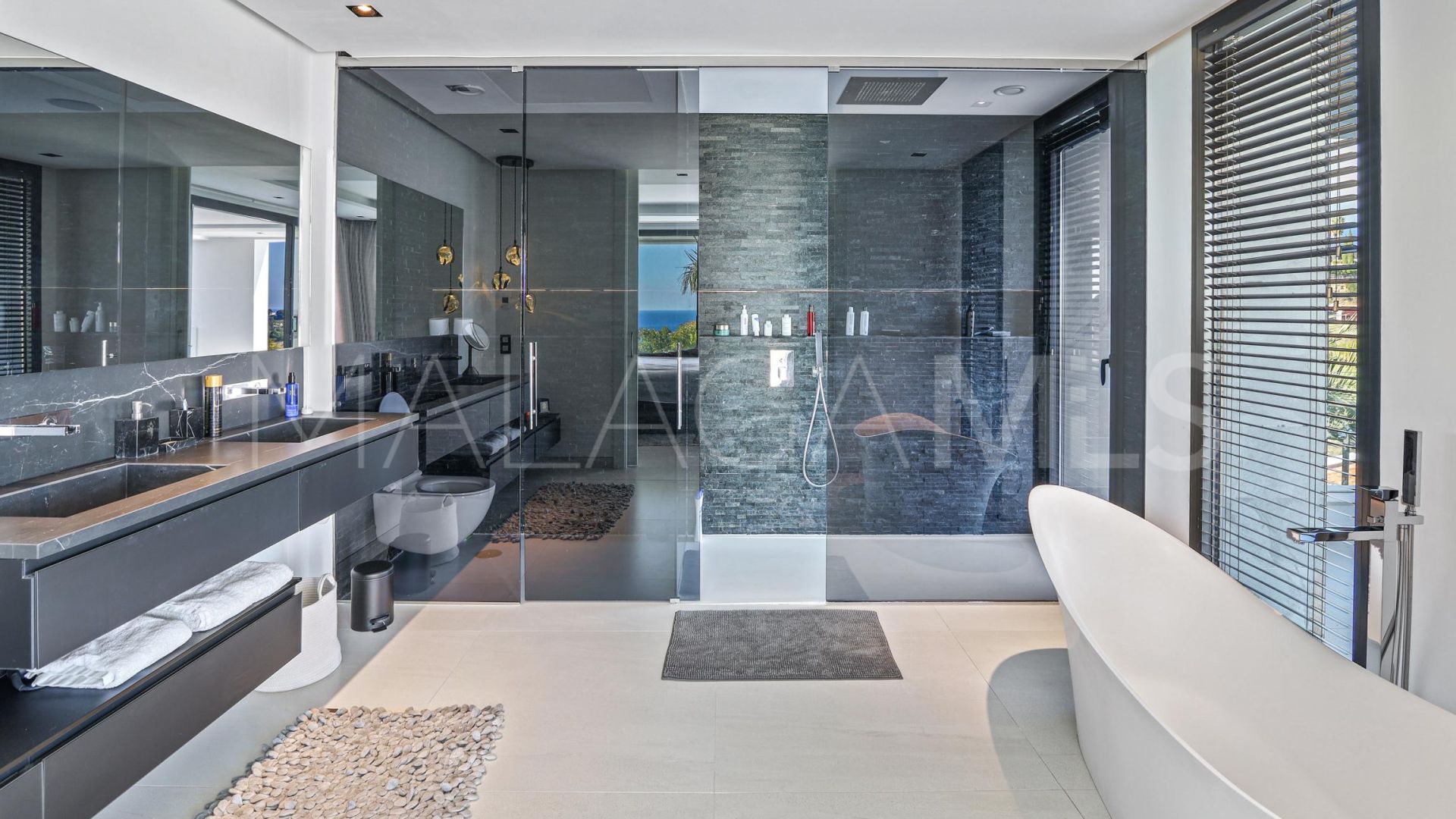 Villa for sale in Los Flamingos Golf