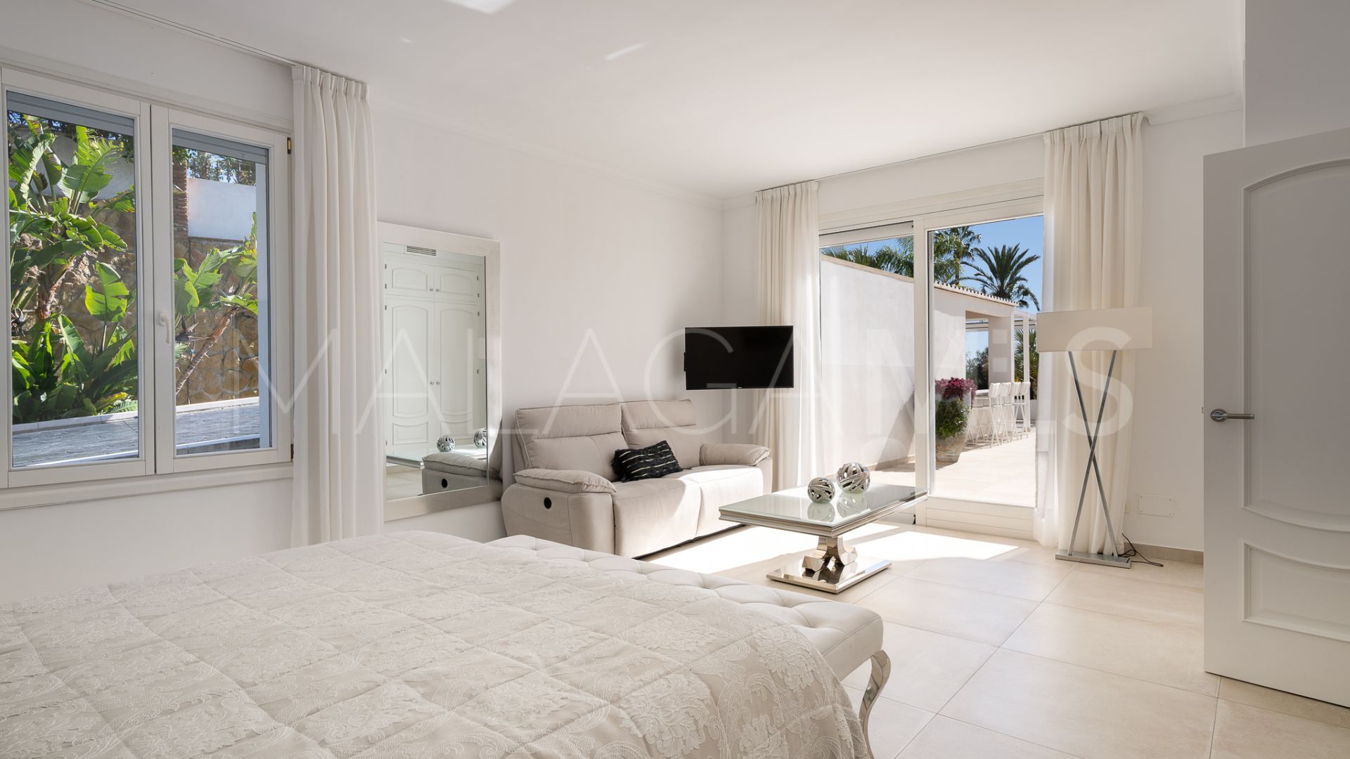 Hus i byn for sale in Hacienda las Chapas