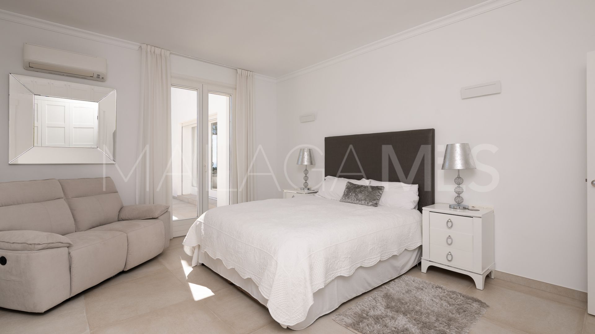 Hus i byn for sale in Hacienda las Chapas