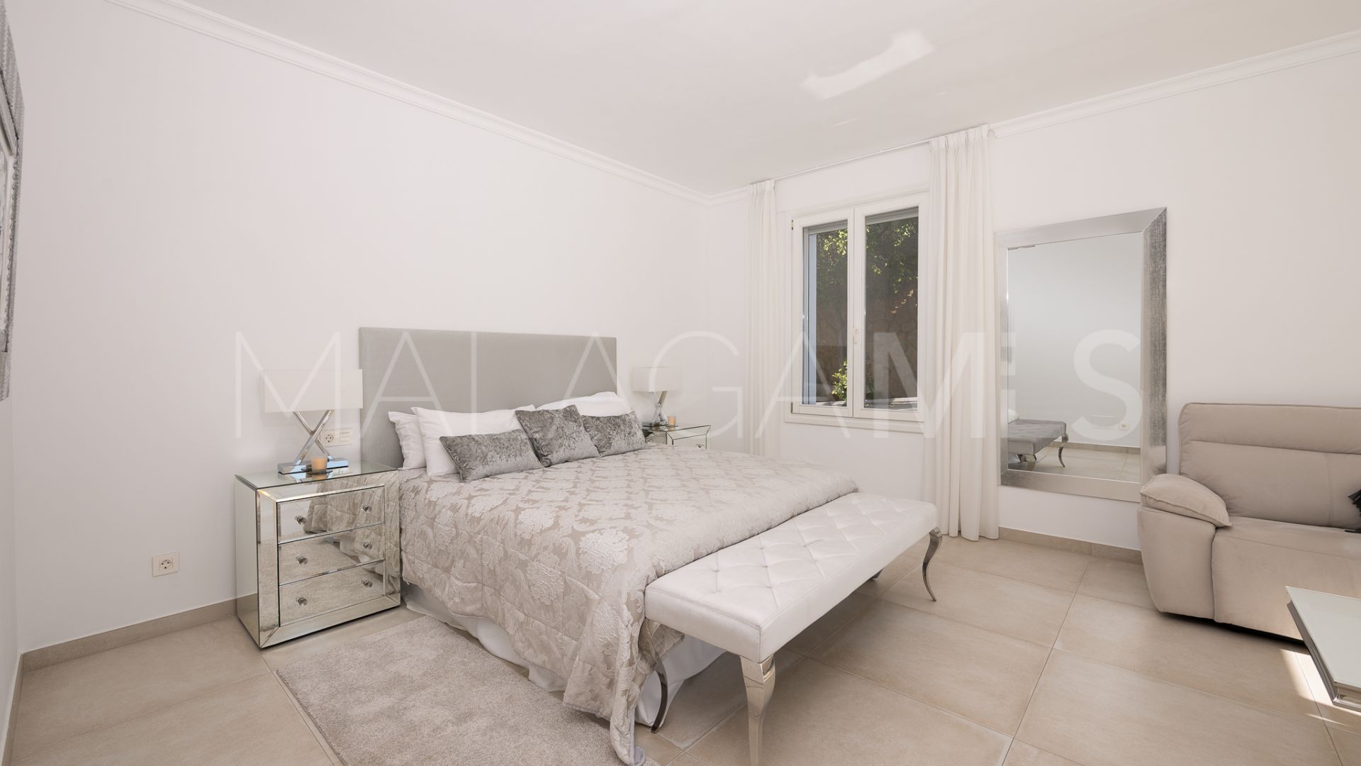 Hus i byn for sale in Hacienda las Chapas