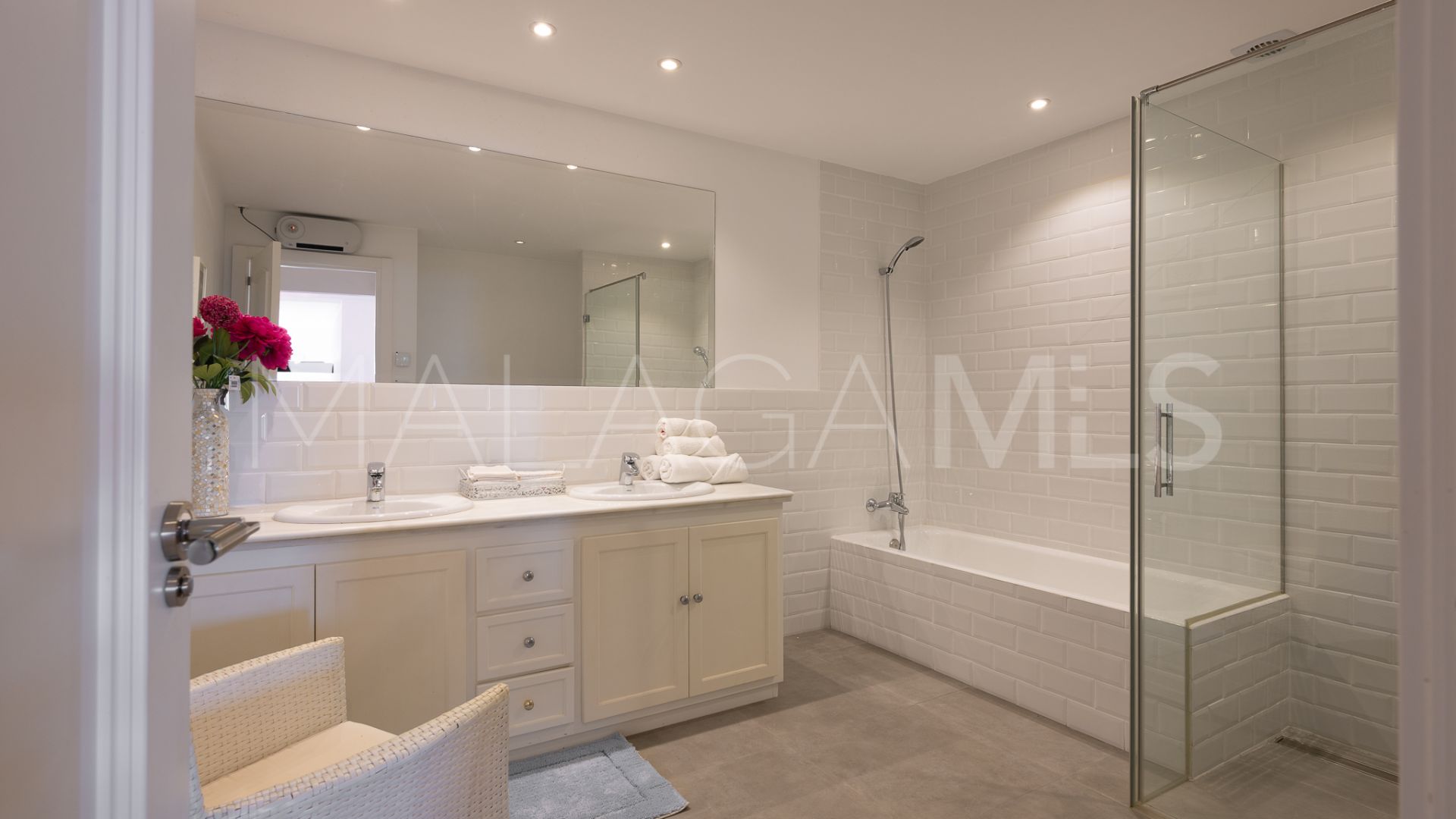 Hus i byn for sale in Hacienda las Chapas