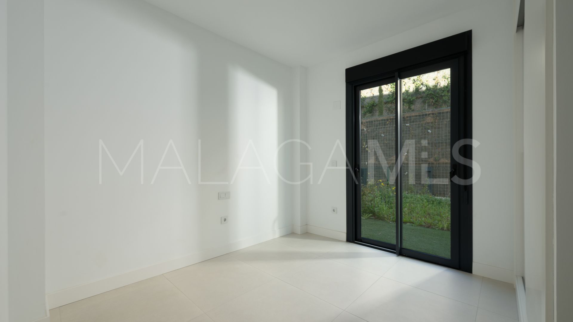 Apartamento planta baja for sale in El Higueron with 3 bedrooms