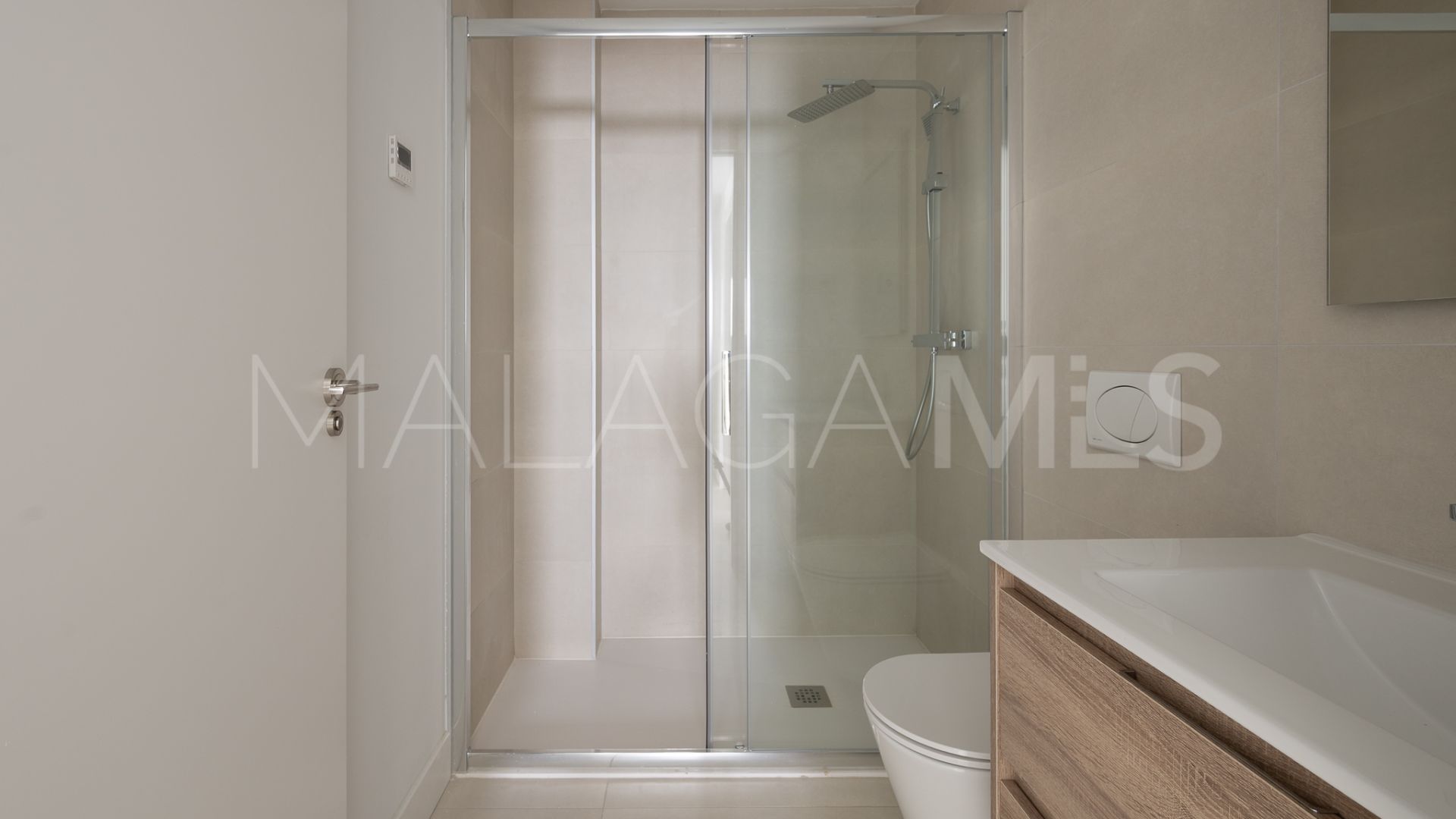 Apartamento planta baja for sale in El Higueron with 3 bedrooms