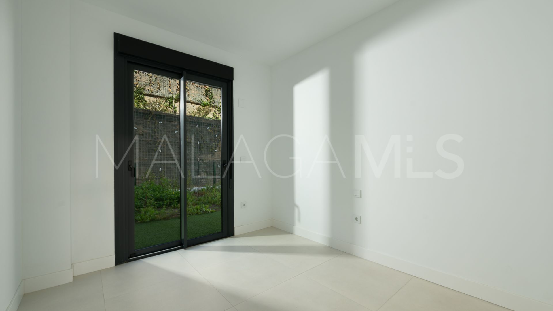 Apartamento planta baja for sale in El Higueron with 3 bedrooms