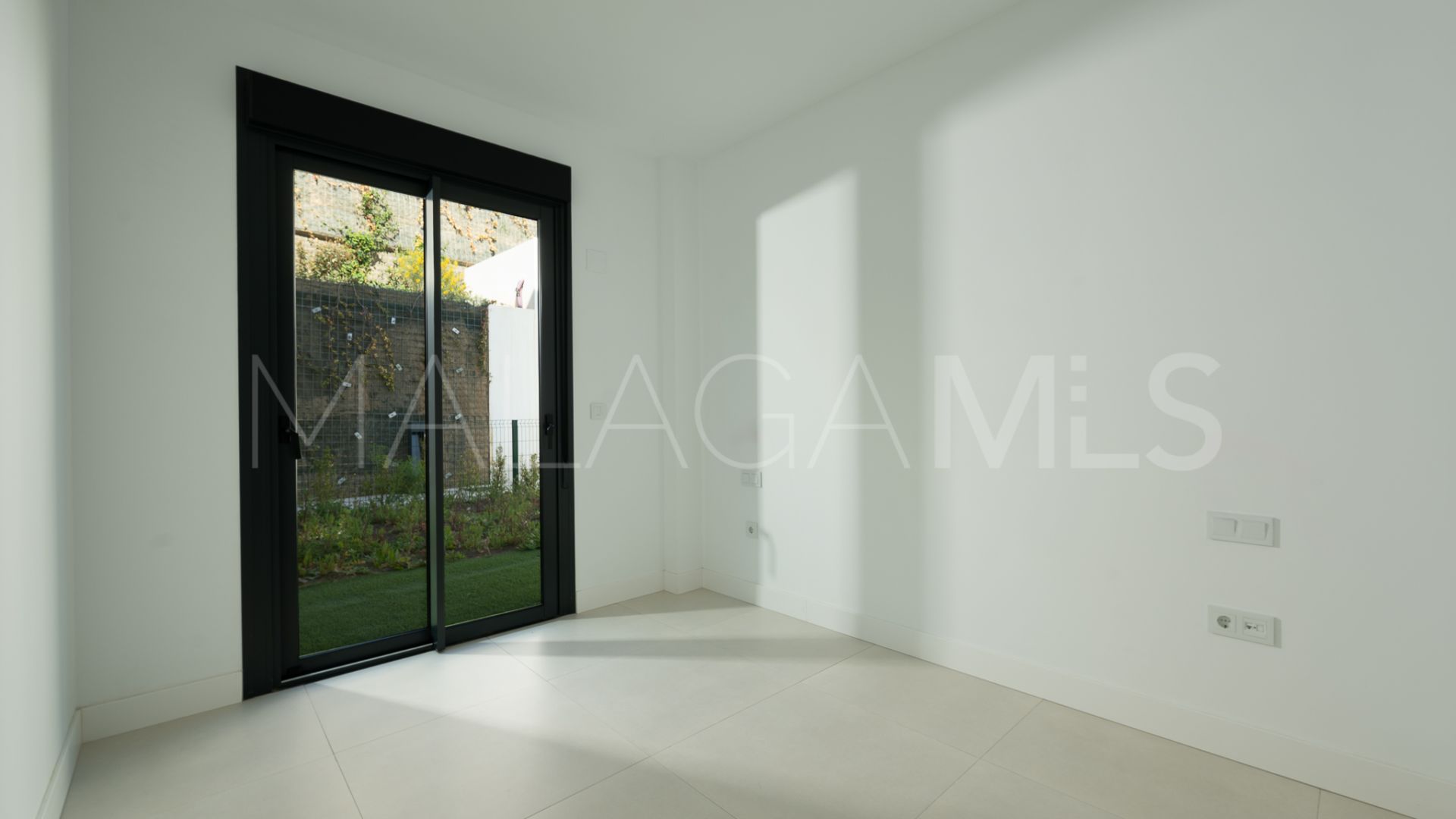 Apartamento planta baja for sale in El Higueron with 3 bedrooms