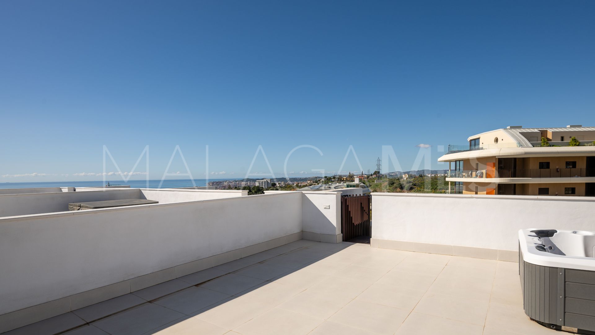 Ático with 2 bedrooms for sale in El Higueron