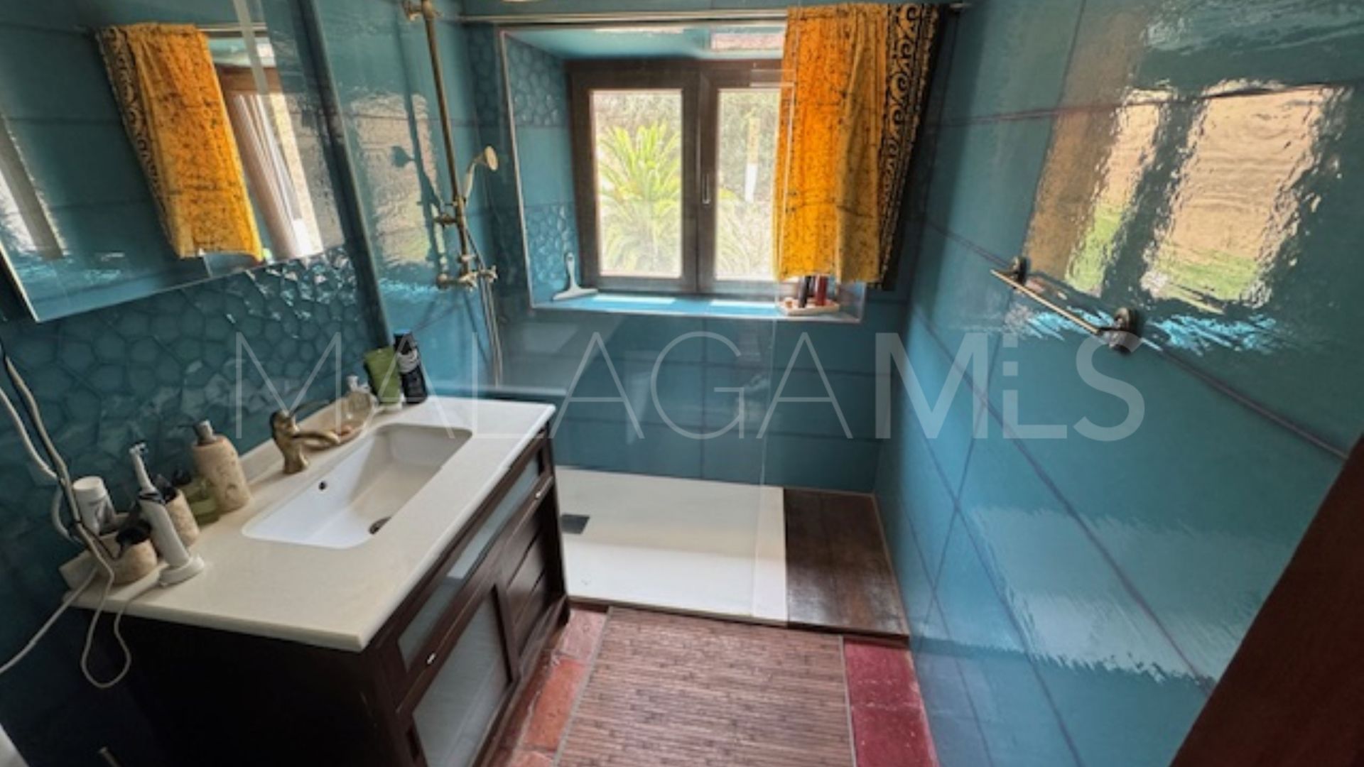 Finca for sale in Casares