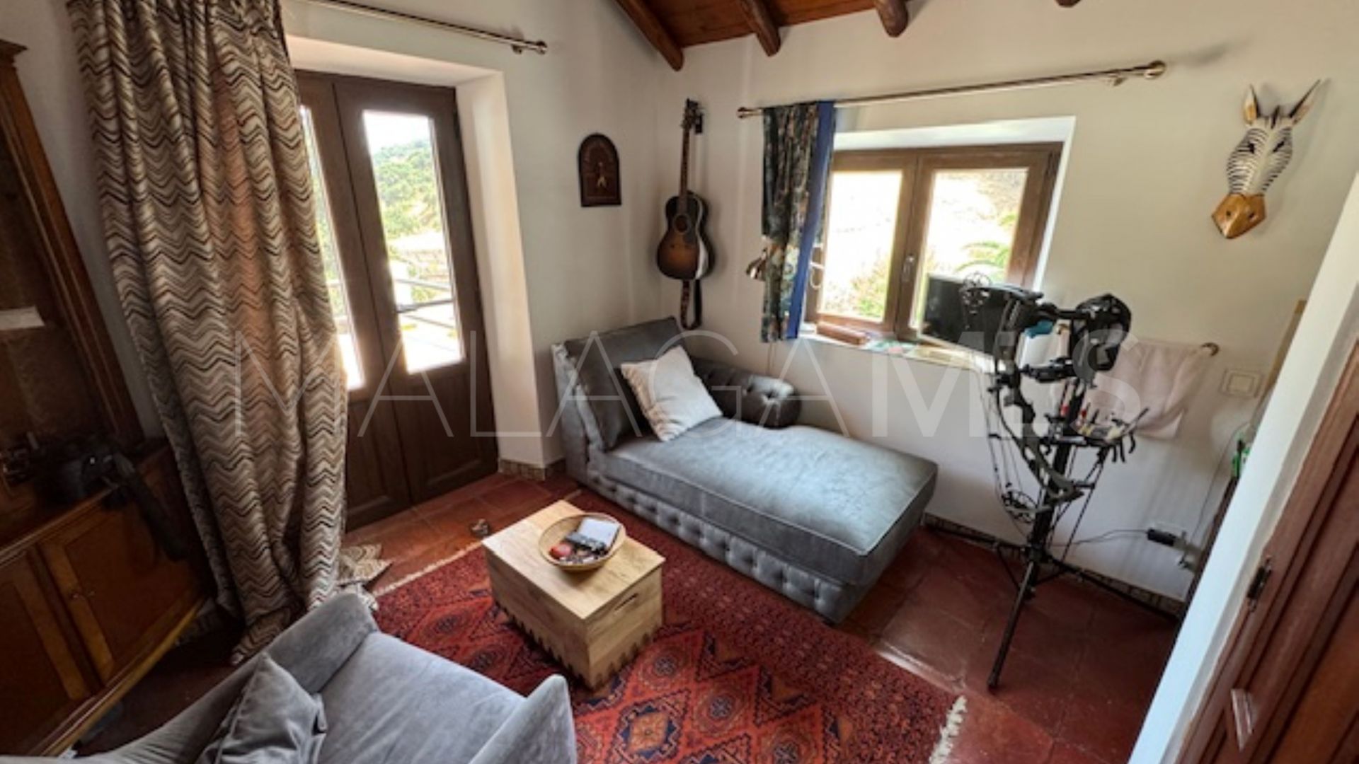 Finca for sale in Casares