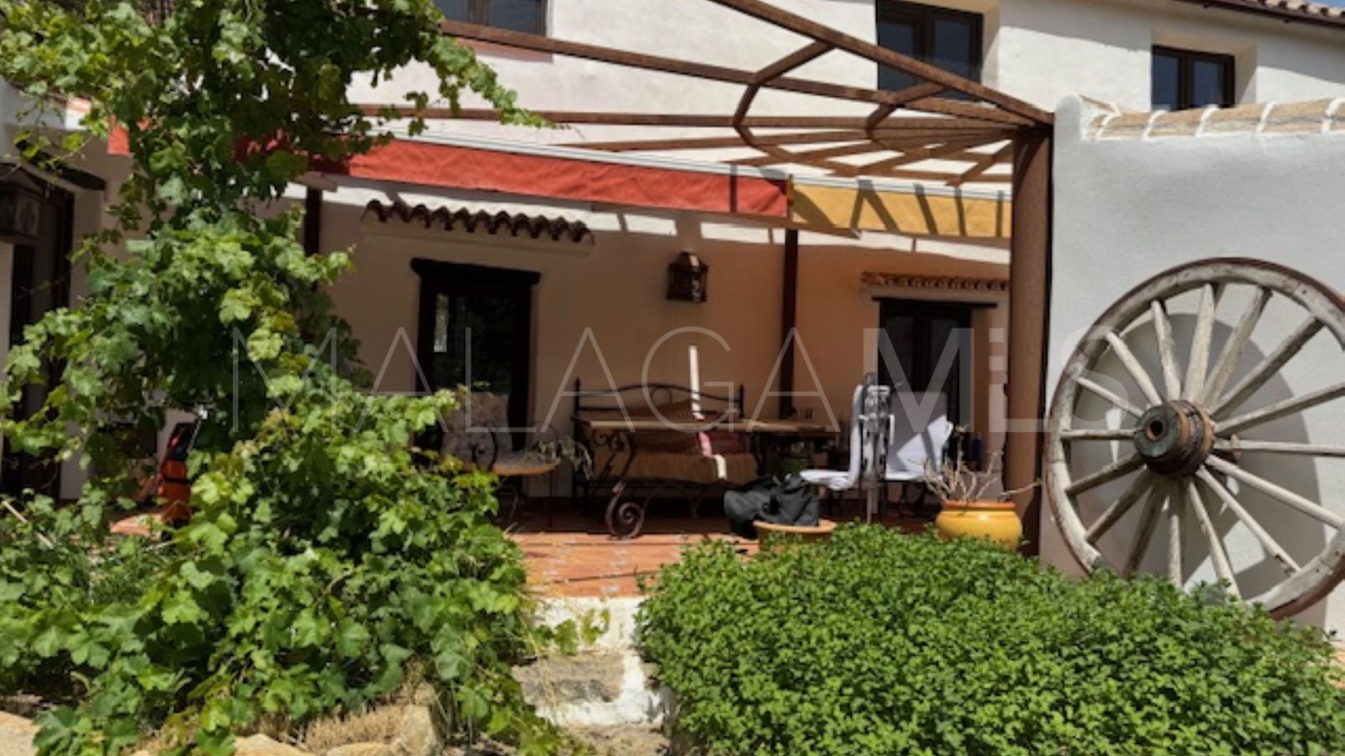 Finca for sale in Casares