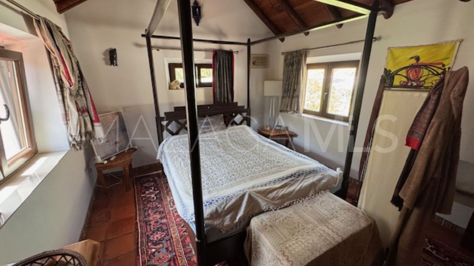 Finca for sale in Casares