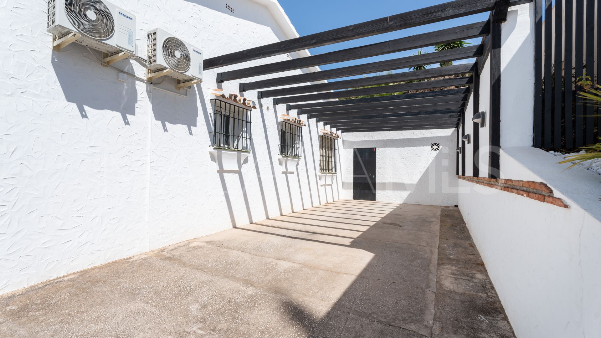 Villa for sale in Sierrezuela