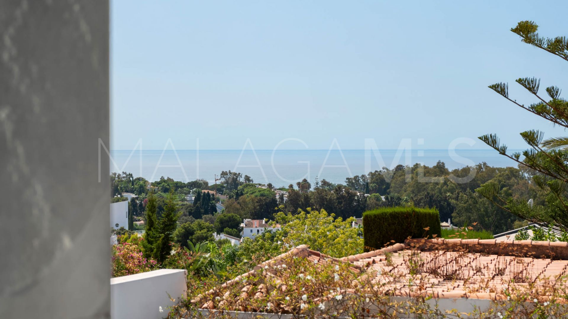 Villa for sale de 4 bedrooms in Elviria