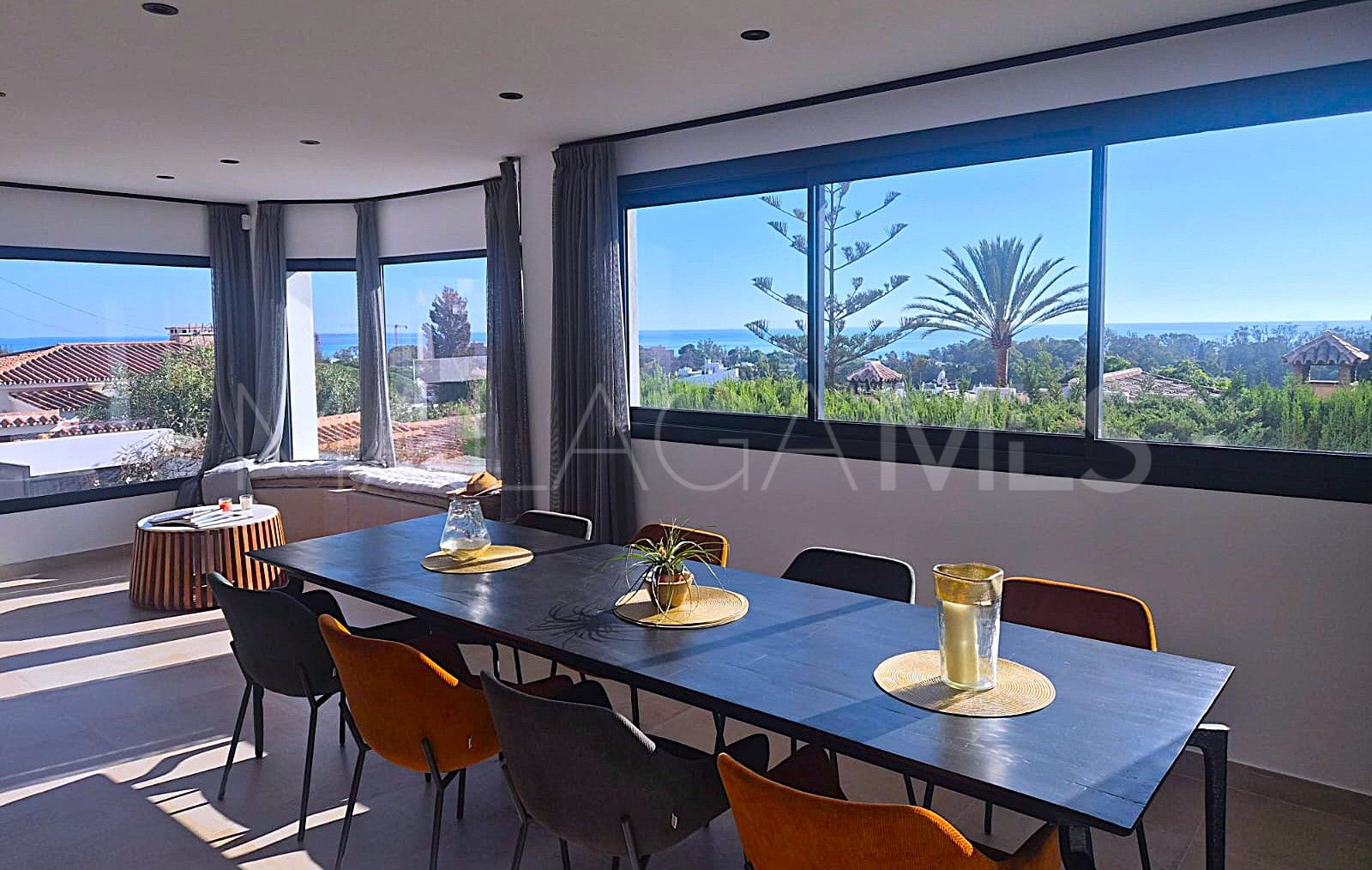 Villa for sale in Elviria