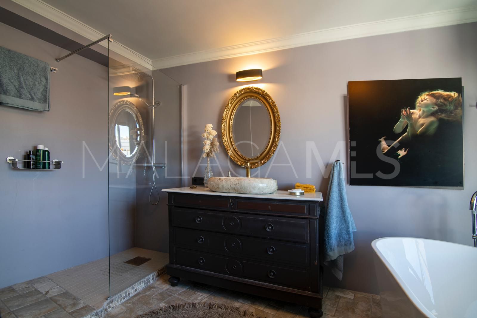 For sale town house with 2 bedrooms in Estepona Town