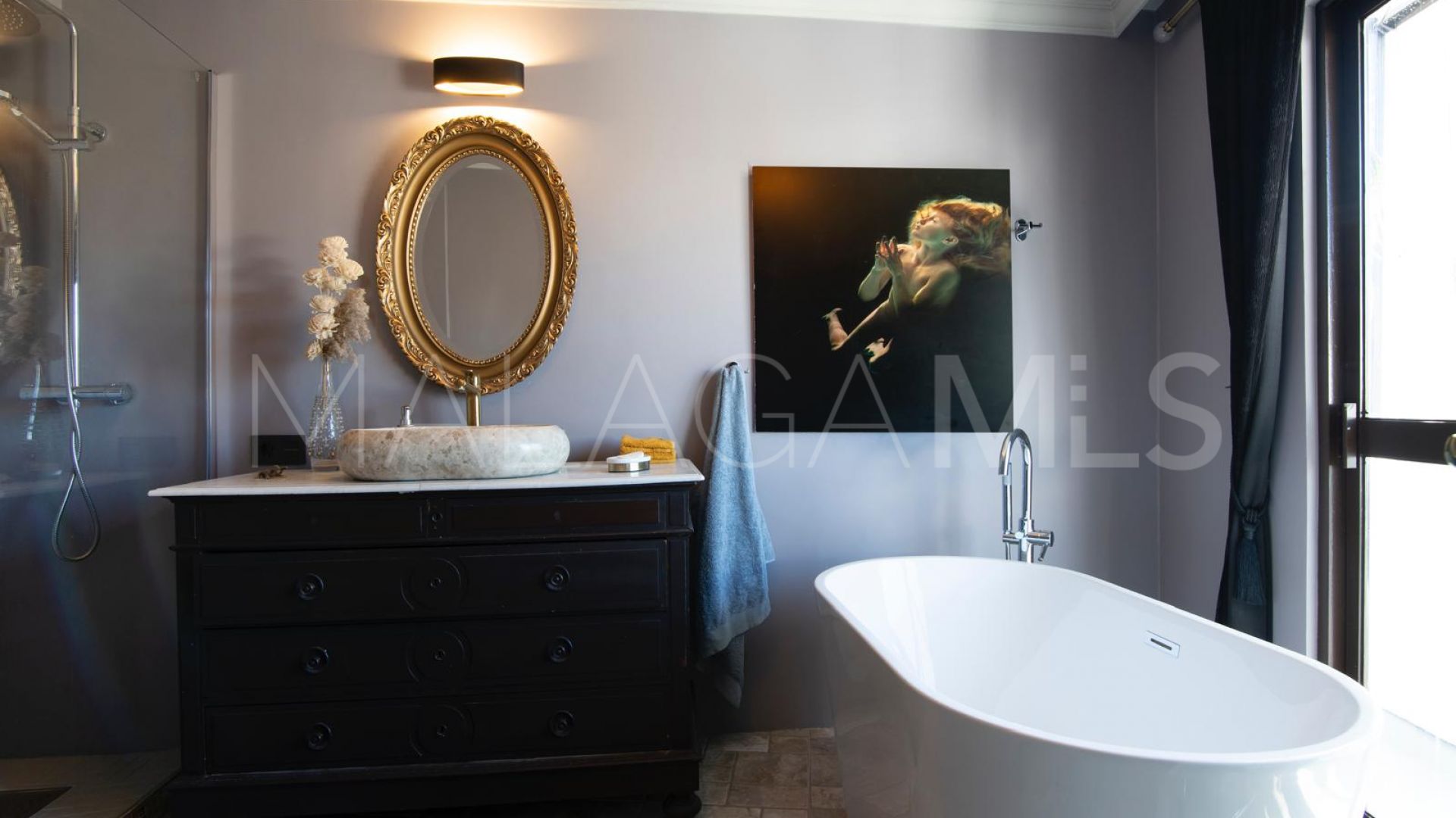 For sale town house with 2 bedrooms in Estepona Town