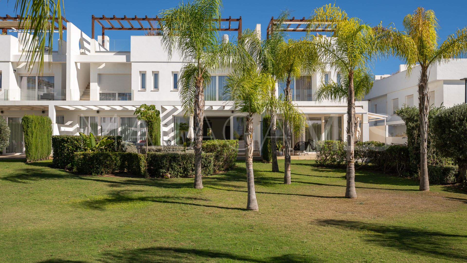 Town house with 4 bedrooms for sale in Calahonda