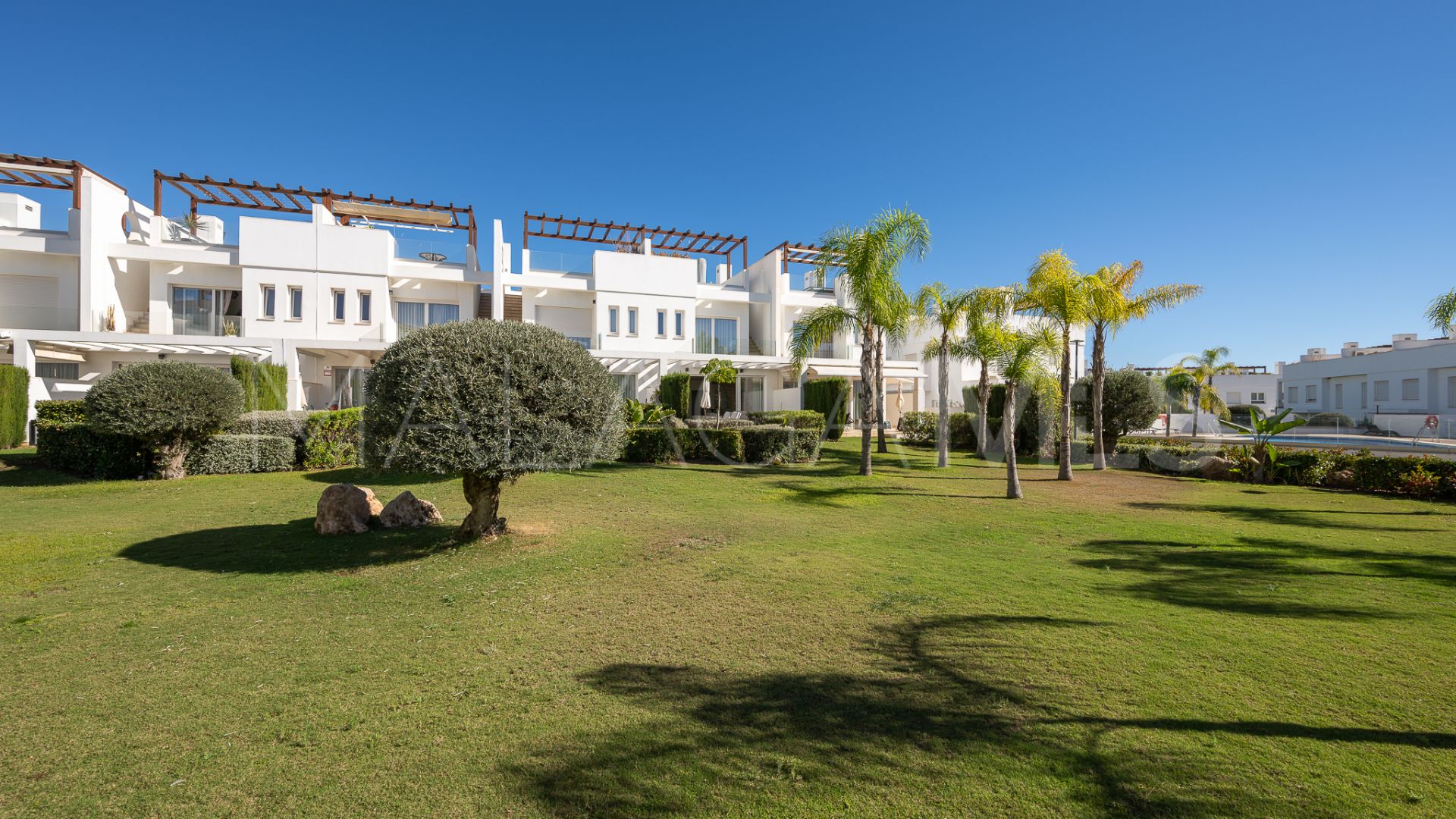 Town house with 4 bedrooms for sale in Calahonda