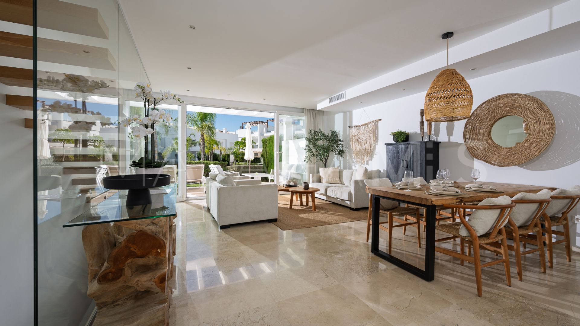 Town house with 4 bedrooms for sale in Calahonda