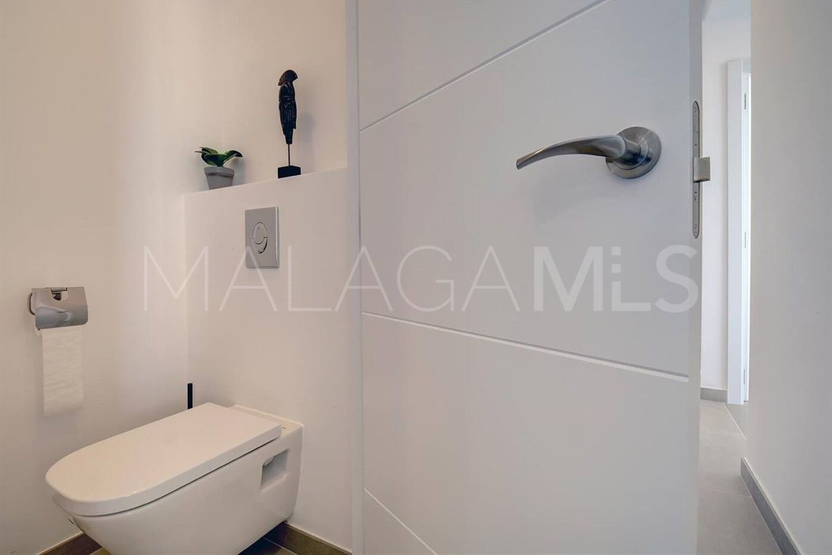 For sale 3 bedrooms apartment in Estepona Town