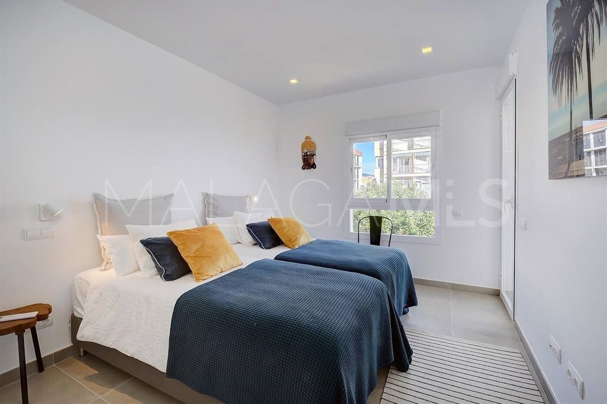 For sale 3 bedrooms apartment in Estepona Town