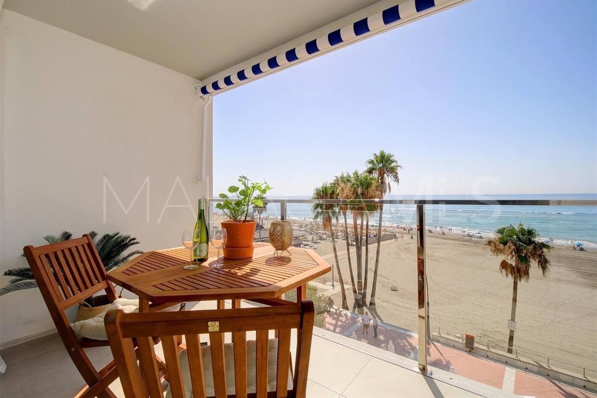 For sale 3 bedrooms apartment in Estepona Town
