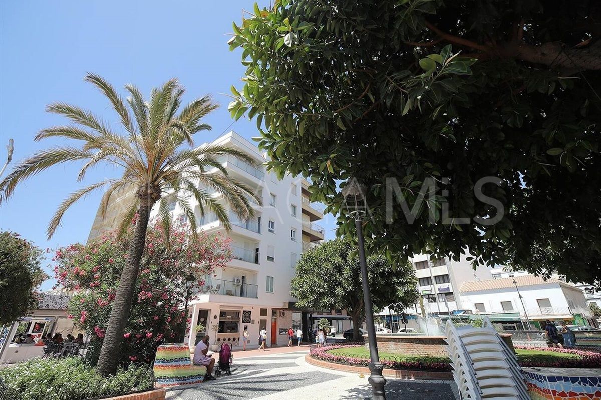 For sale 3 bedrooms apartment in Estepona Town