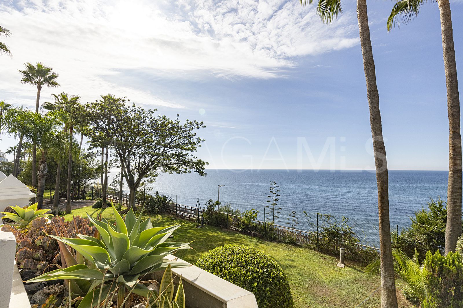 For sale apartment in Estepona Town with 2 bedrooms