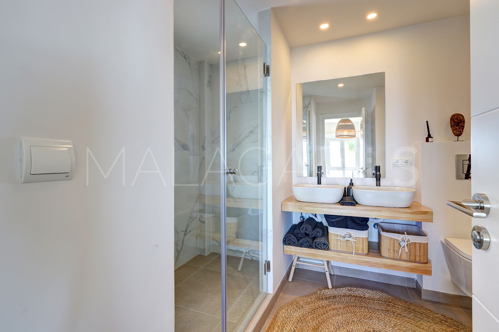 For sale apartment in Estepona Town with 2 bedrooms