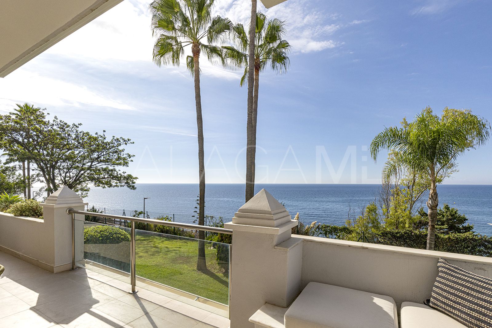 For sale apartment in Estepona Town with 2 bedrooms