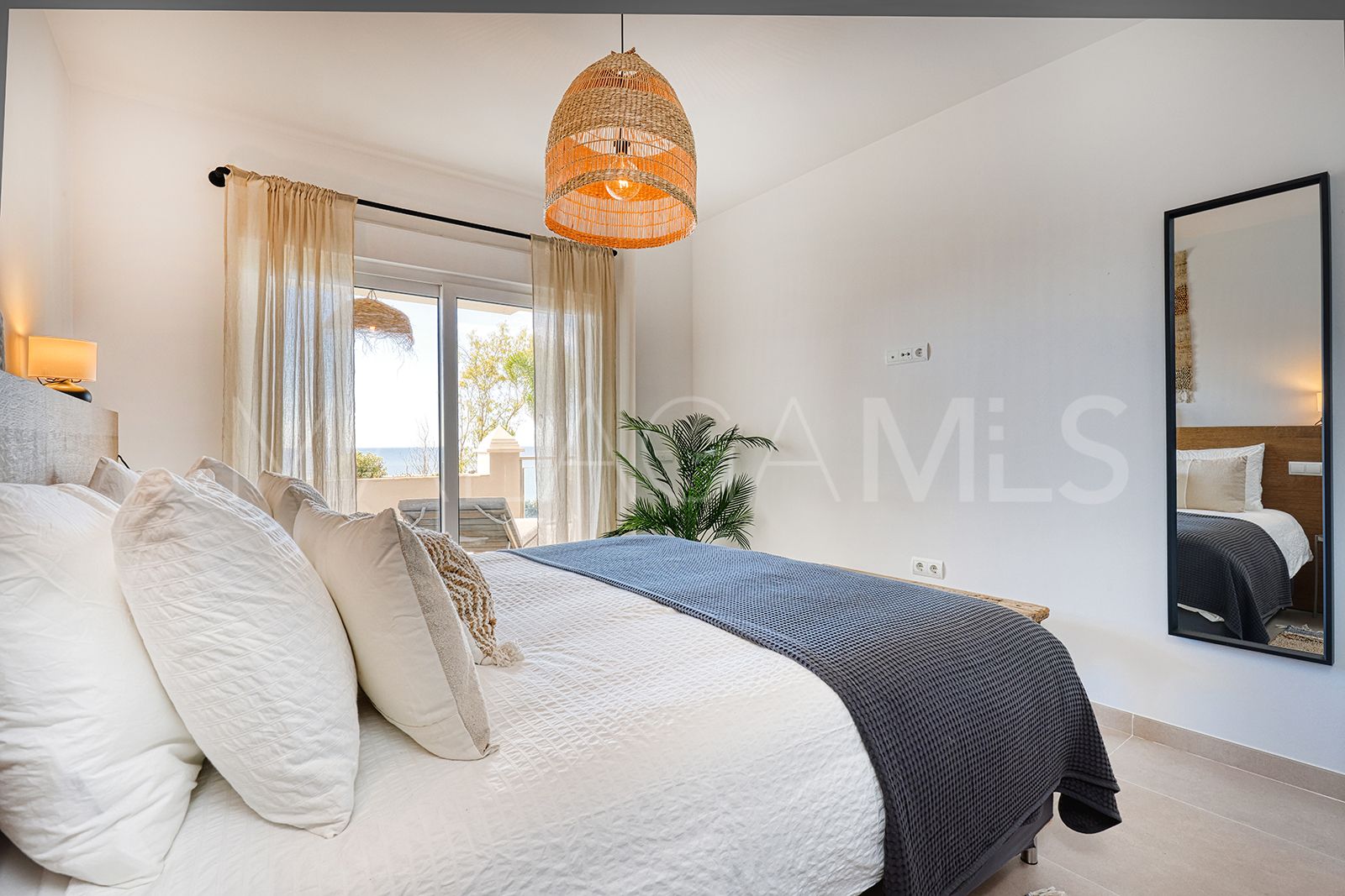 For sale apartment in Estepona Town with 2 bedrooms