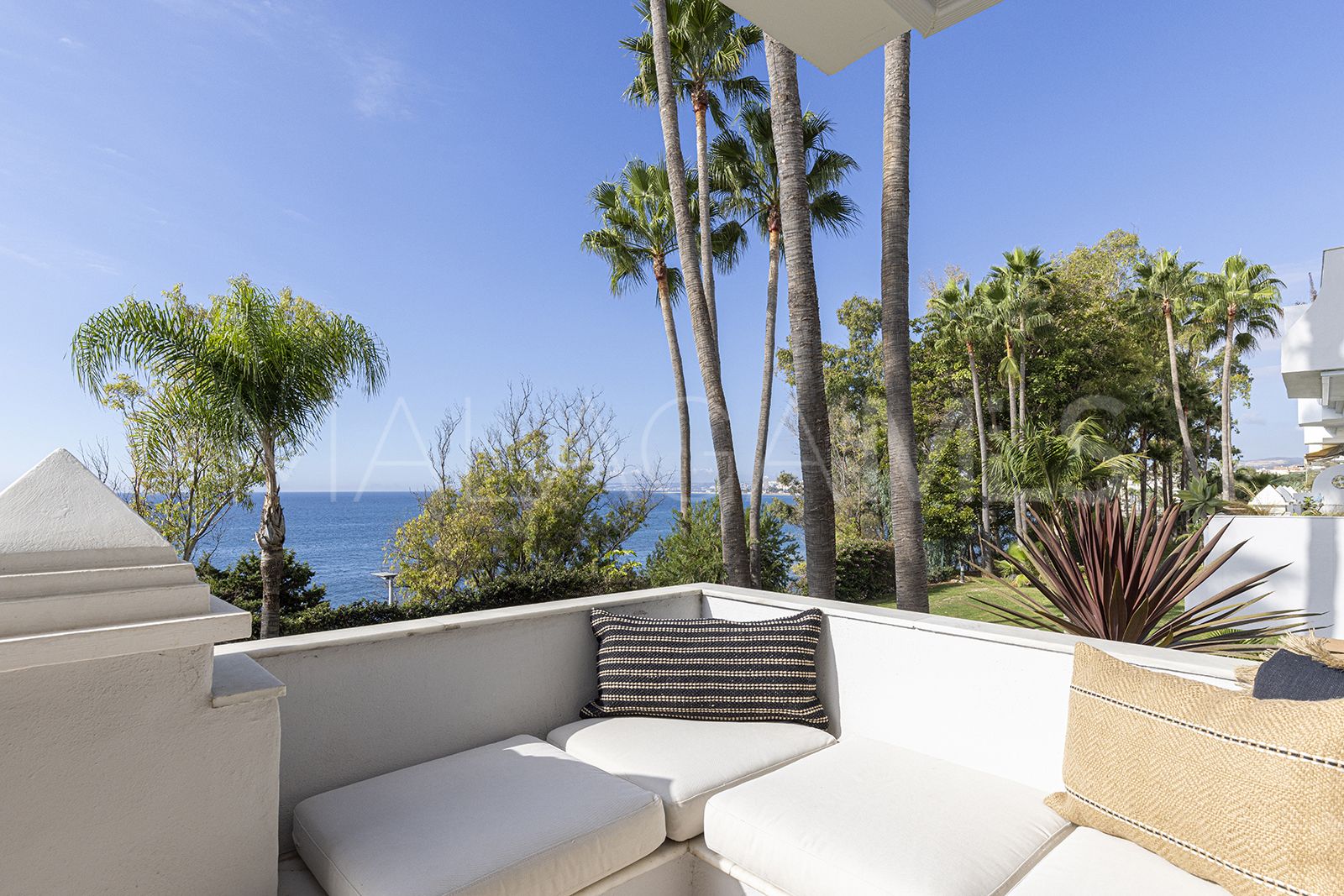 For sale apartment in Estepona Town with 2 bedrooms