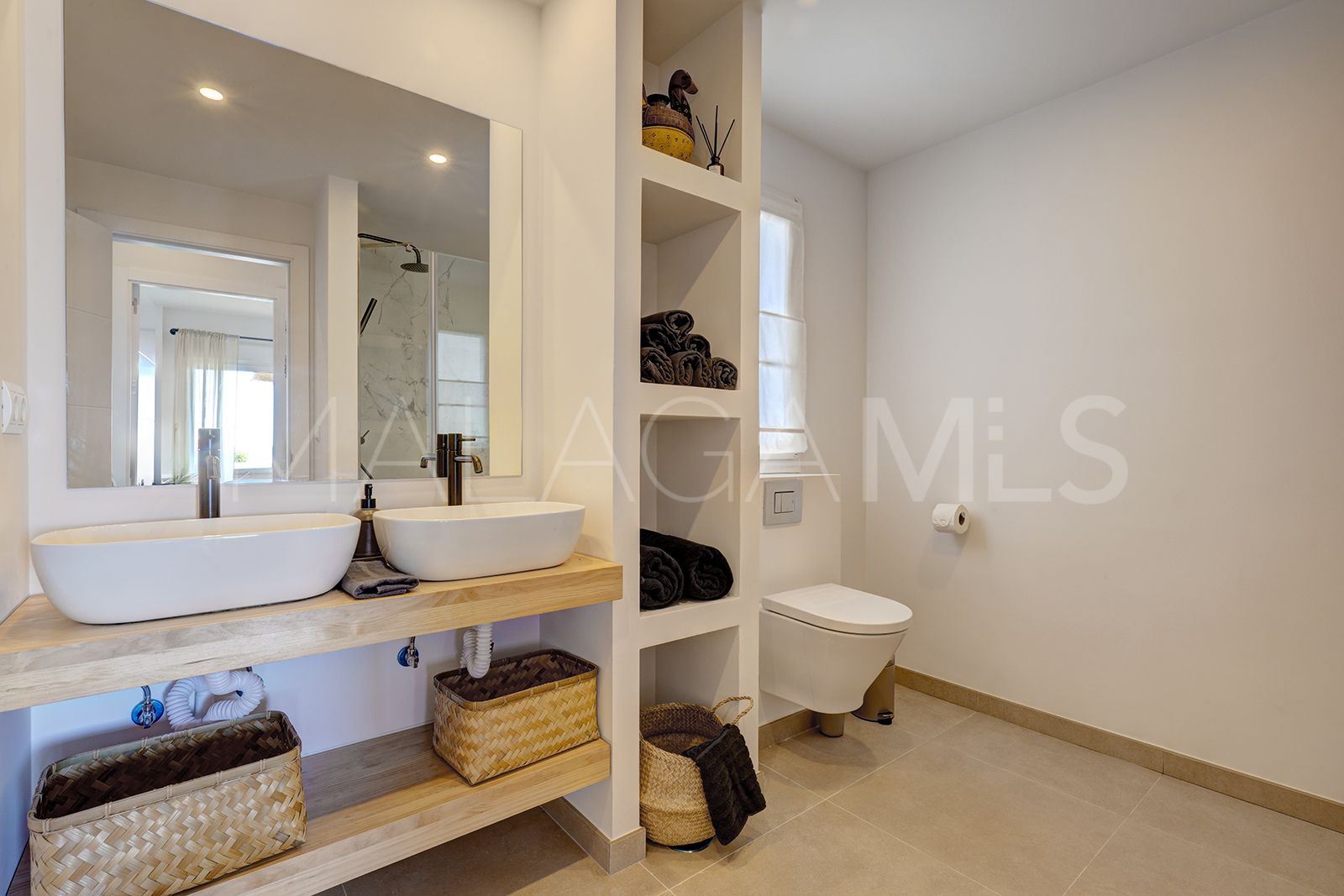 For sale apartment in Estepona Town with 2 bedrooms