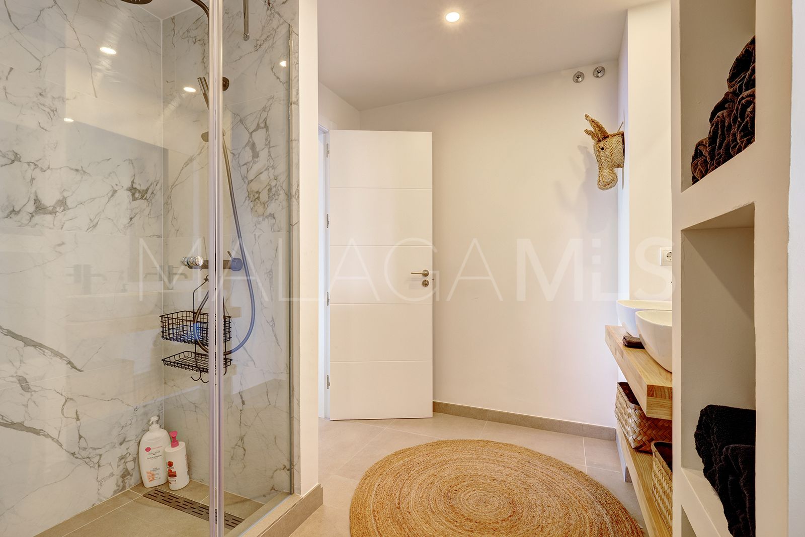 For sale apartment in Estepona Town with 2 bedrooms