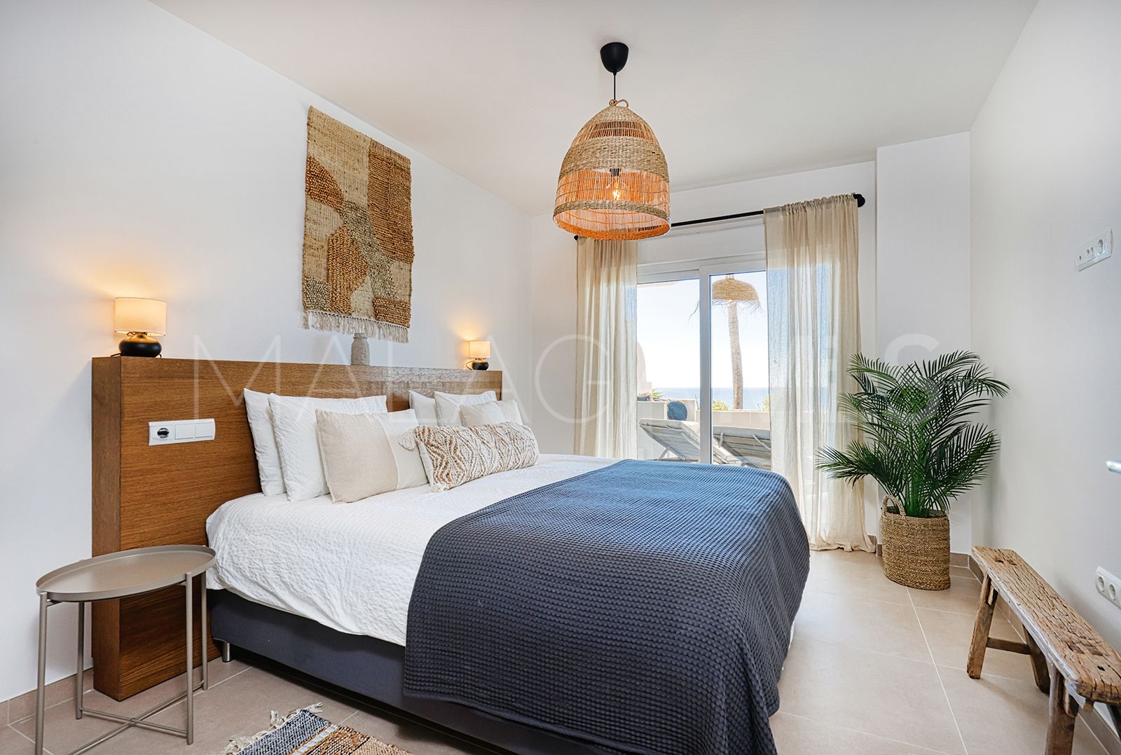 For sale apartment in Estepona Town with 2 bedrooms