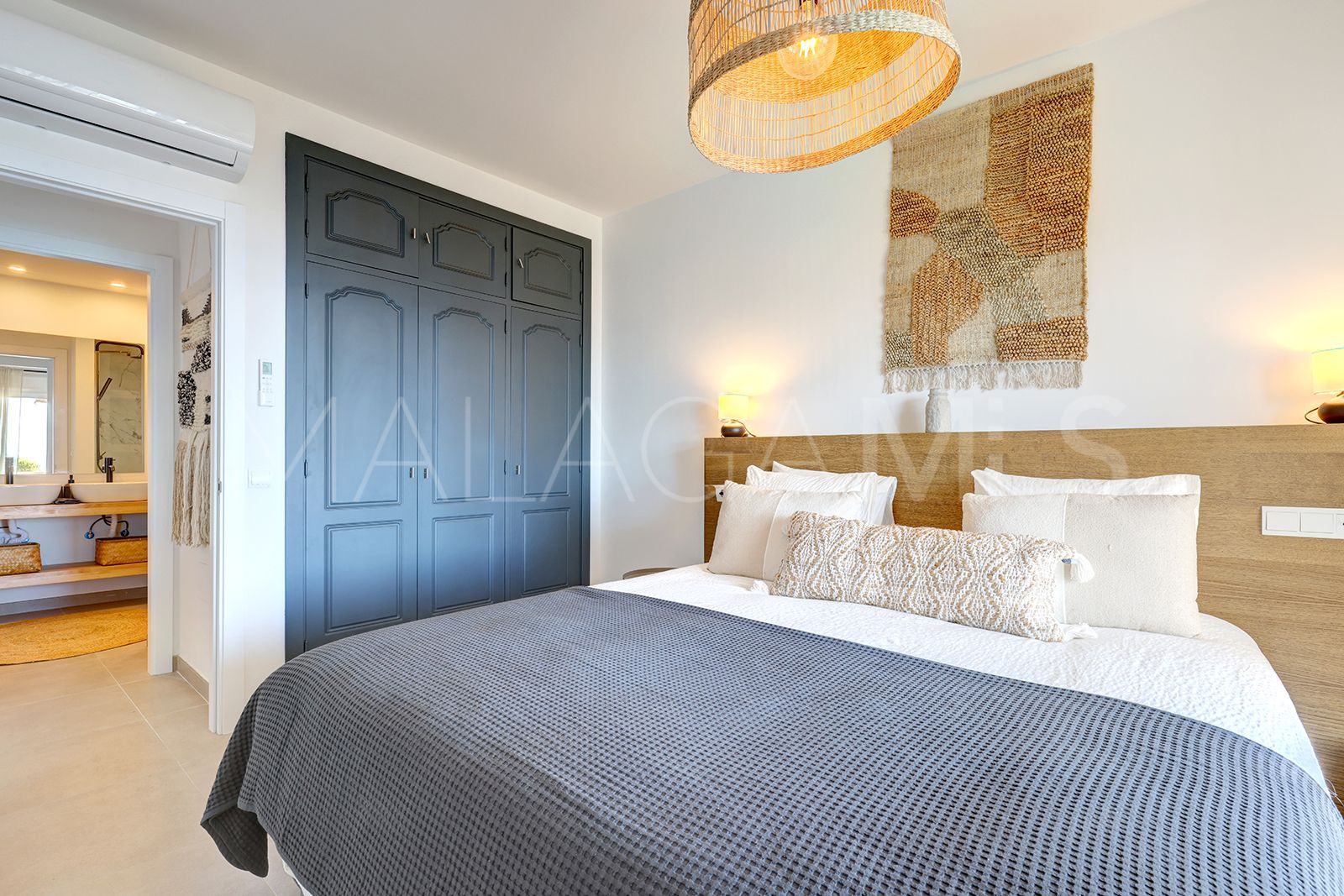 For sale apartment in Estepona Town with 2 bedrooms