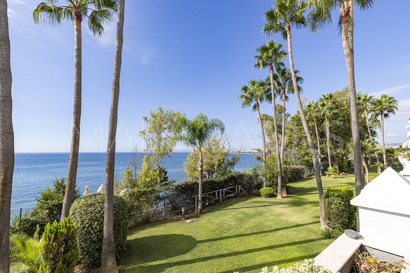 For sale apartment in Estepona Town with 2 bedrooms