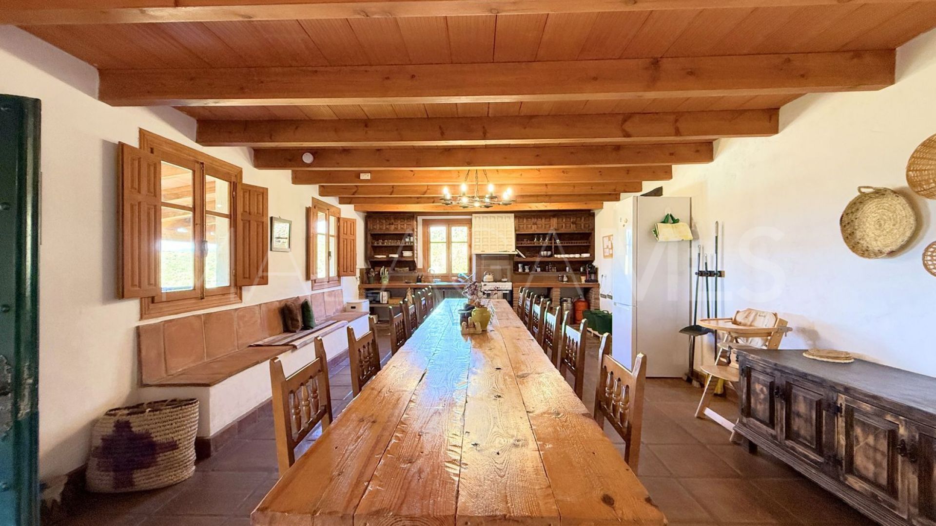 Villa for sale in Casares