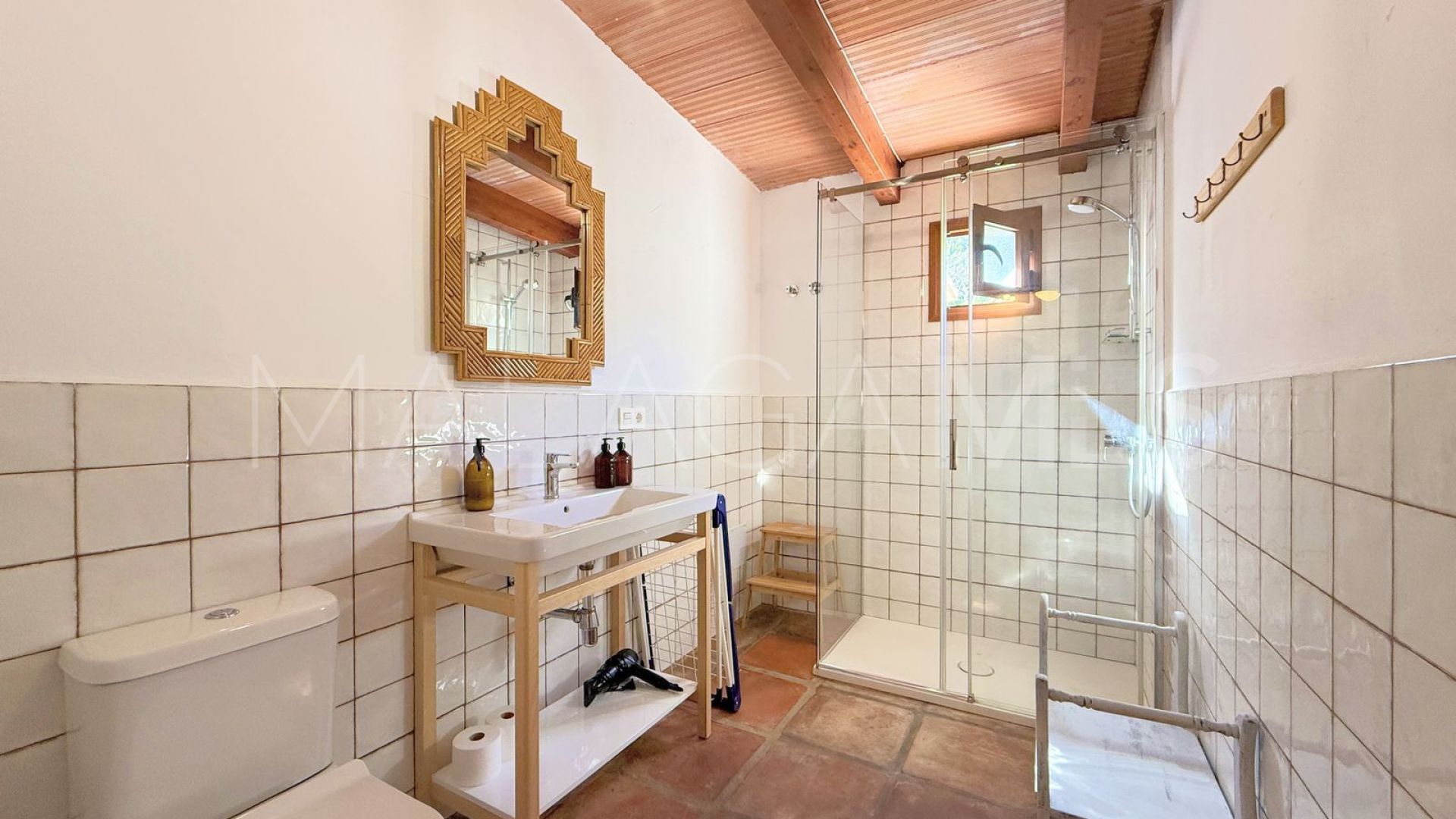 Villa for sale in Casares