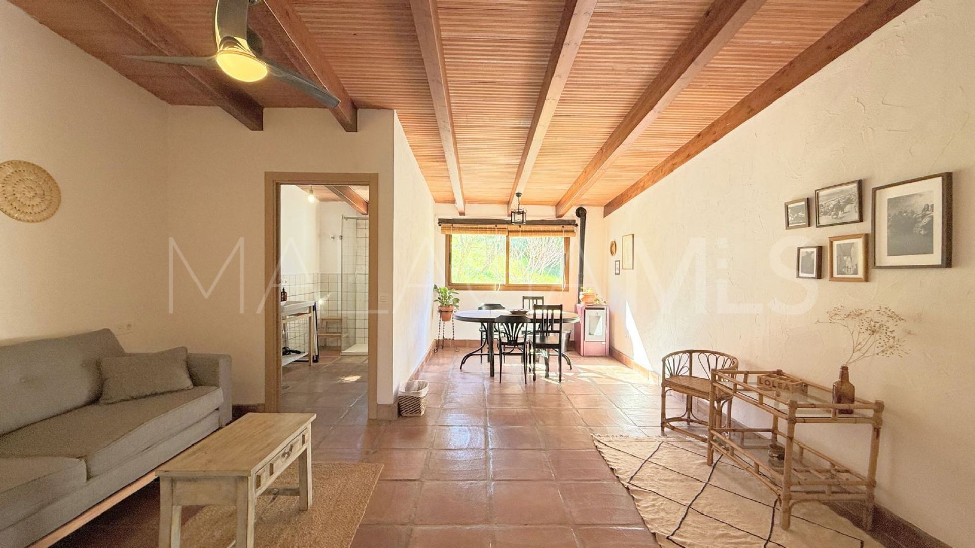 Villa for sale in Casares